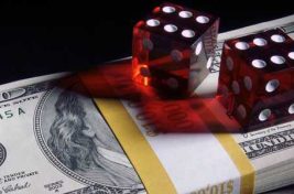money playing baccarat online